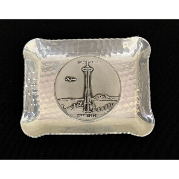 Unbranded Other - Vtg Seattle Space Needle Mt Rainier Boeing Jet SIGG Hammered Aluminum Ashtray